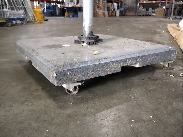 Parasol op voet - afbeelding 3 van  3