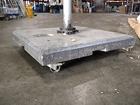 Parasol op voet - afbeelding 3 van  3