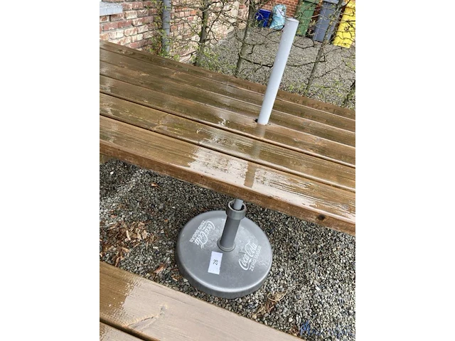 Parasolvoeten en parasols - afbeelding 1 van  4