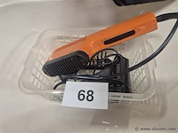 Parfum, badkamerattributen, bloeddrukmeter enzovoort - afbeelding 4 van  5