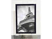 Parijs - eiffeltorens - fotokunst op cavas & vernis - luxe large black piano gloss - afmeting +- / 70x90 cm - afbeelding 1 van  5
