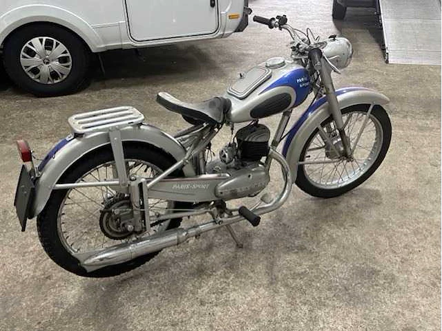Paris sport - oldtimer - motorfiets - afbeelding 5 van  6