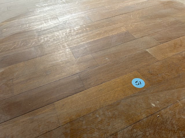 Parketvloer oud slaapkamer (+/- 14m²) - afbeelding 1 van  2