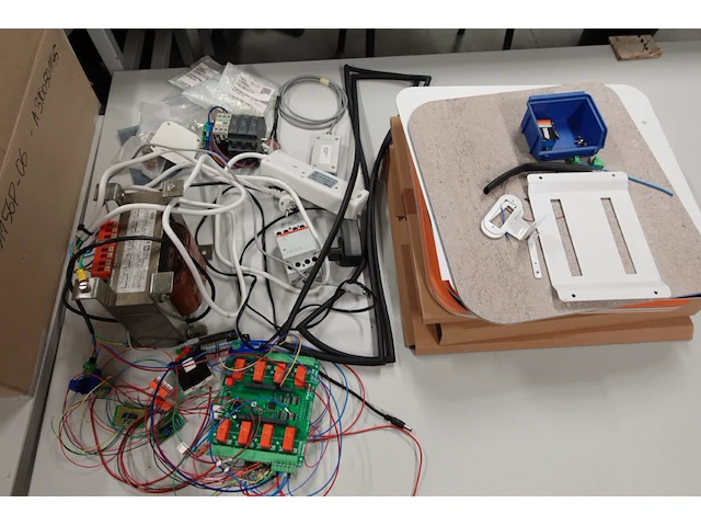 Parrtij diverse elektrische apparatuur - afbeelding 8 van  9