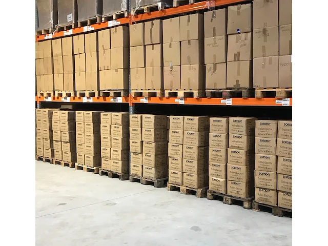 Partij 1,2 miljoen saliva ejectors/speekselafzuigers voor tandartsen - afbeelding 1 van  13