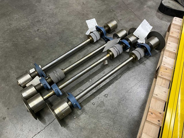 Partij aandrijfassen+ riem - afbeelding 1 van  8