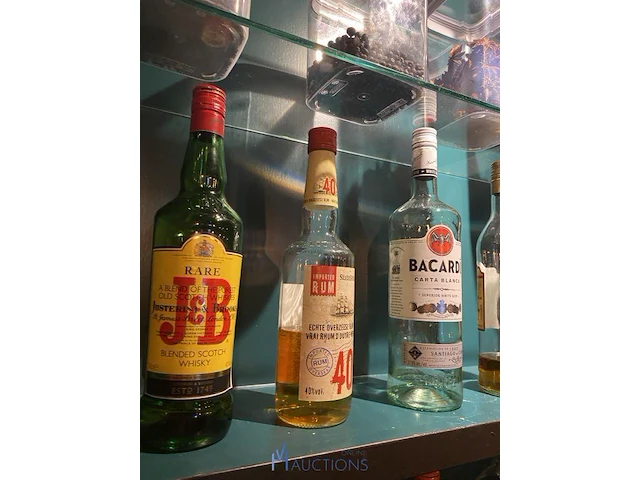 Partij aangesproken geestrijke dranken - afbeelding 3 van  6