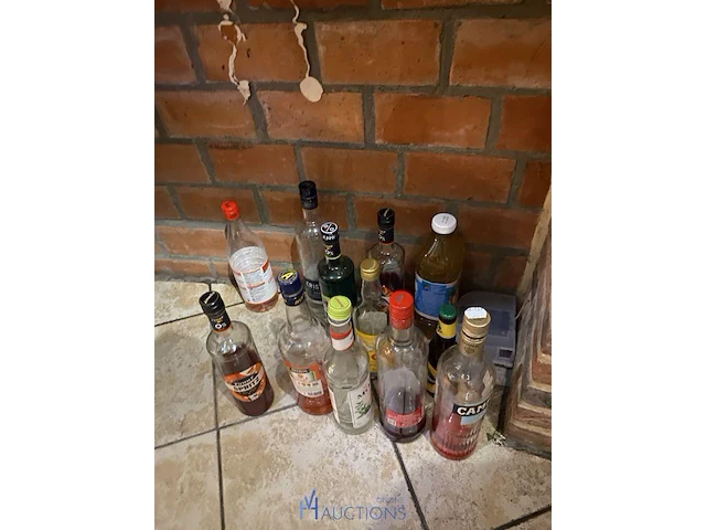 Partij aangesproken geestrijke dranken - afbeelding 6 van  6