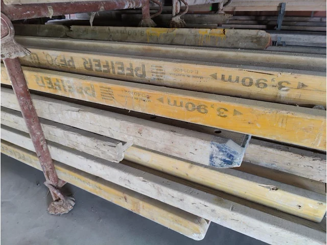 Partij aannemersmateriaal en hout - afbeelding 3 van  9