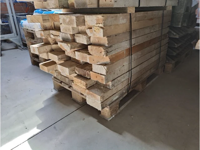 Partij aannemersmateriaal en hout - afbeelding 9 van  9