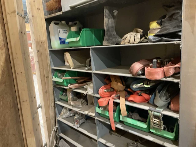 Partij aannemersmateriaal - afbeelding 9 van  10