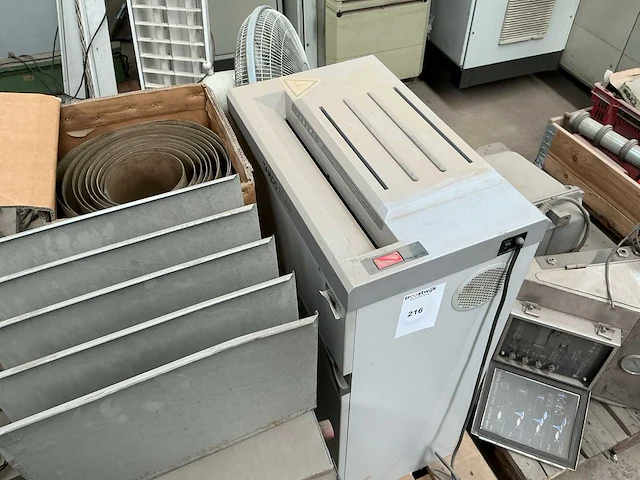 Partij aannemersmateriaal - afbeelding 2 van  7