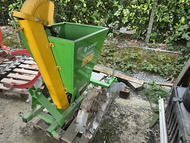 Partij aardappelrooier en pootmachine - afbeelding 4 van  9