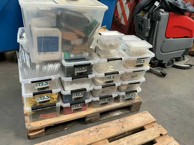 Partij accessoires voor spanplafonds - afbeelding 1 van  9
