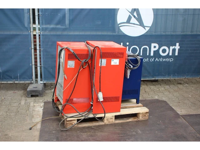 Partij acculaders - afbeelding 1 van  1