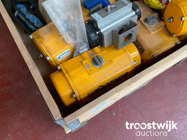 Partij actuators - afbeelding 2 van  6