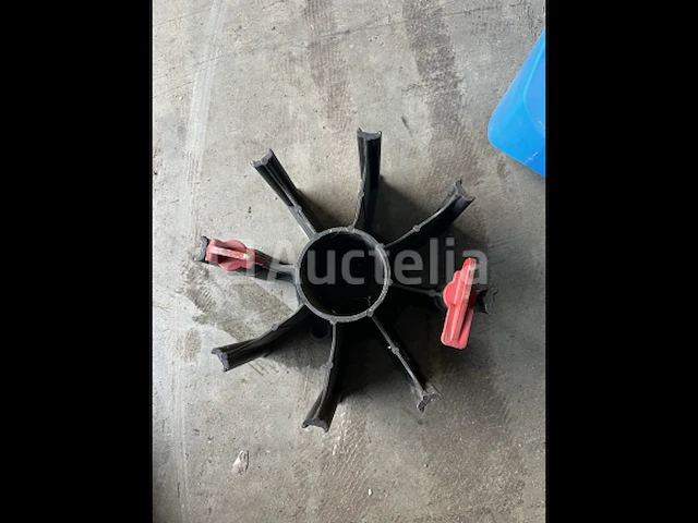 Partij adapters voor lasdraadspoelen - afbeelding 2 van  2