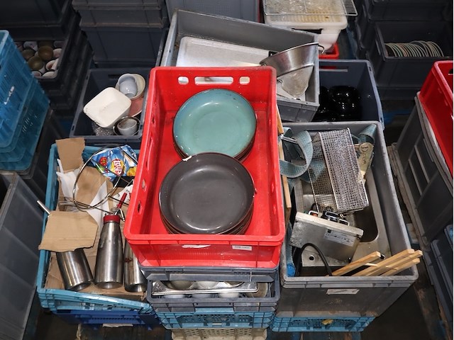 Partij afwas - afbeelding 2 van  5