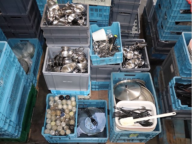 Partij afwas - afbeelding 2 van  5