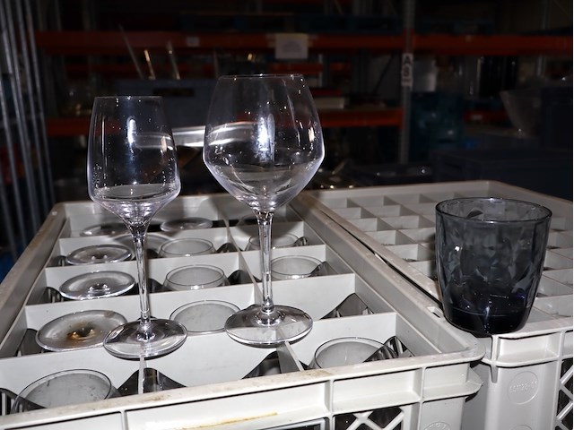 Partij afwas - afbeelding 2 van  4