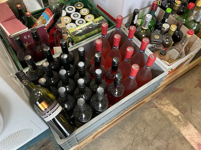 Partij alcoholische dranken - afbeelding 4 van  10