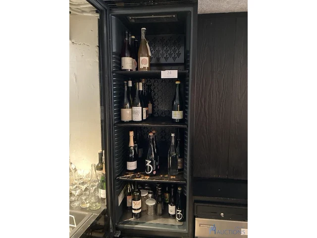Partij alcoholische dranken - afbeelding 1 van  18
