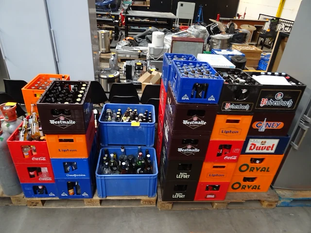Partij alcoholische dranken - afbeelding 1 van  21