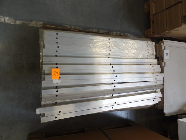 Partij alu profielen - afbeelding 1 van  3