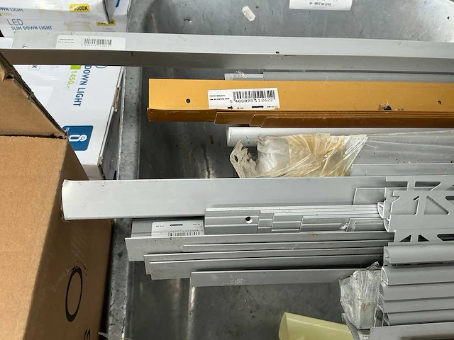 Partij aluminium afwerk profielen - afbeelding 6 van  10