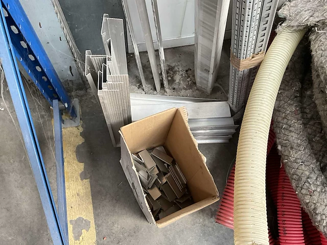 Partij aluminium profielen - afbeelding 3 van  3