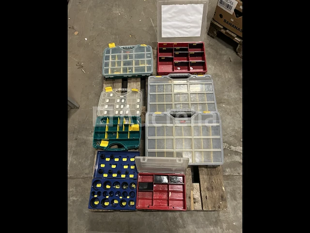 Partij assortimentskoffers deels gevuld - afbeelding 1 van  6
