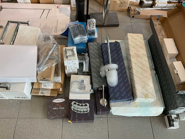 Partij badkamer accessoires - afbeelding 9 van  12