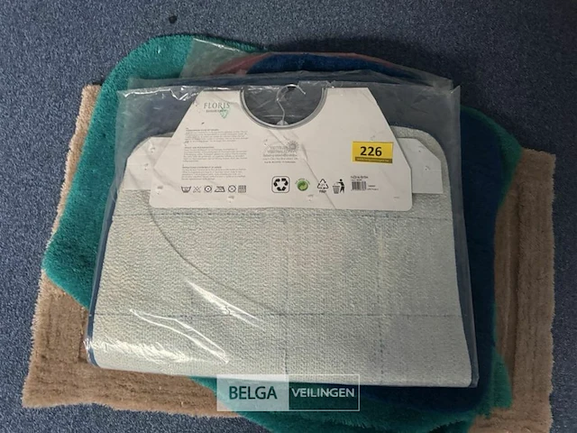 Partij badkamermatten div modellen en afm - afbeelding 2 van  3