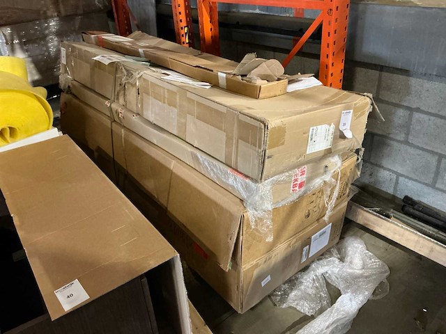 Partij badkamermeubel tabletten - afbeelding 1 van  4