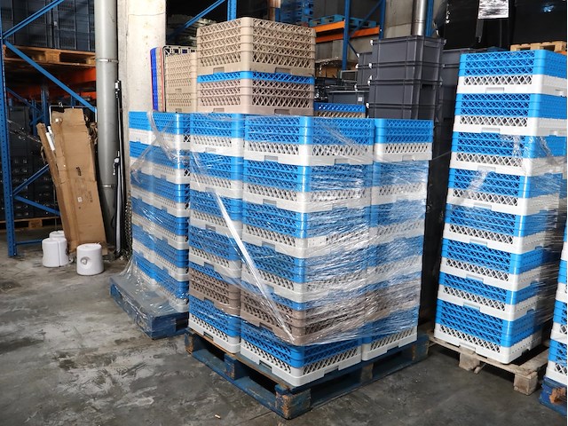 Partij bakken wasstraat - afbeelding 1 van  3