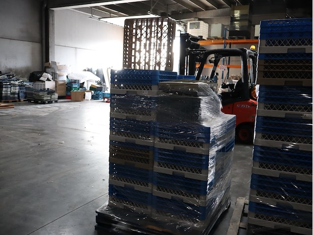 Partij bakken wasstraat - afbeelding 1 van  2