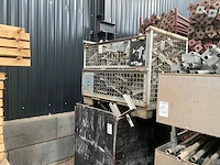 Partij balkhouders voor schroefstempels - afbeelding 1 van  4