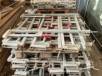 Partij balustrade voor ruwbouw - afbeelding 1 van  4
