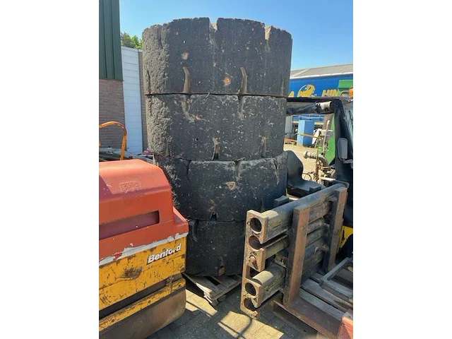 Partij banden 20.5r25 afkomstig van doosan - afbeelding 1 van  1