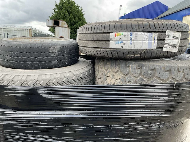 Partij banden en wielen - afbeelding 6 van  6