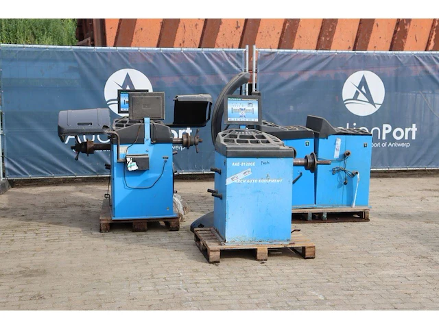 Partij banden machines arch auto equipment aae-b120ge/aae-b97g elektrisch 5stuks - afbeelding 1 van  1