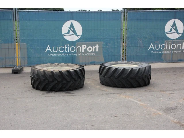 Partij banden pirelli 540/65 r 28 - afbeelding 1 van  1