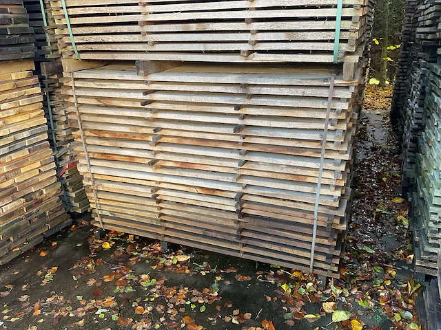 Partij bekantrechte eiken planken rustiek - afbeelding 1 van  3
