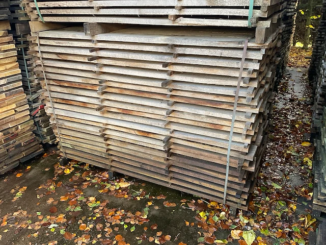 Partij bekantrechte eiken planken rustiek - afbeelding 1 van  3