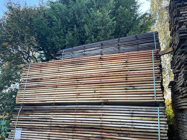 Partij bekantrechte eiken planken rustiek - afbeelding 1 van  3