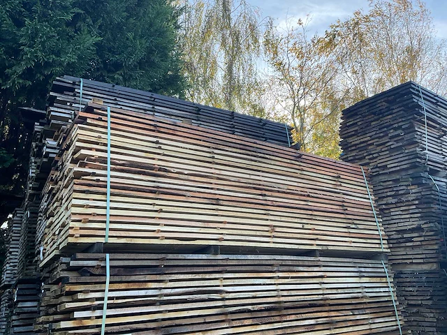 Partij bekantrechte eiken planken rustiek - afbeelding 2 van  3