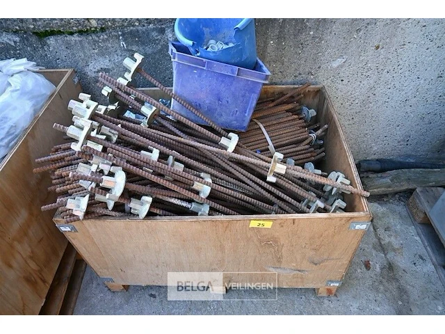 Partij bekistingsmaterialen divers - afbeelding 1 van  3
