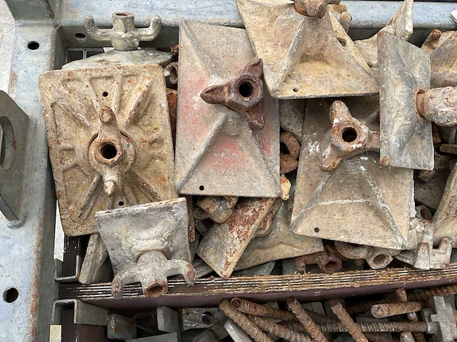 Partij bekistingsmaterialen - afbeelding 4 van  8