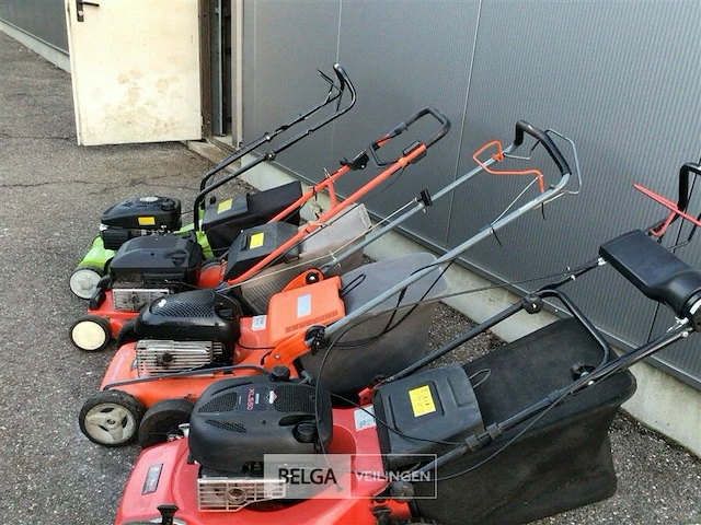Partij benzine grasmaaiers - afbeelding 3 van  6