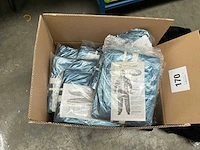 Partij beschermende kledij en truien - afbeelding 2 van  5